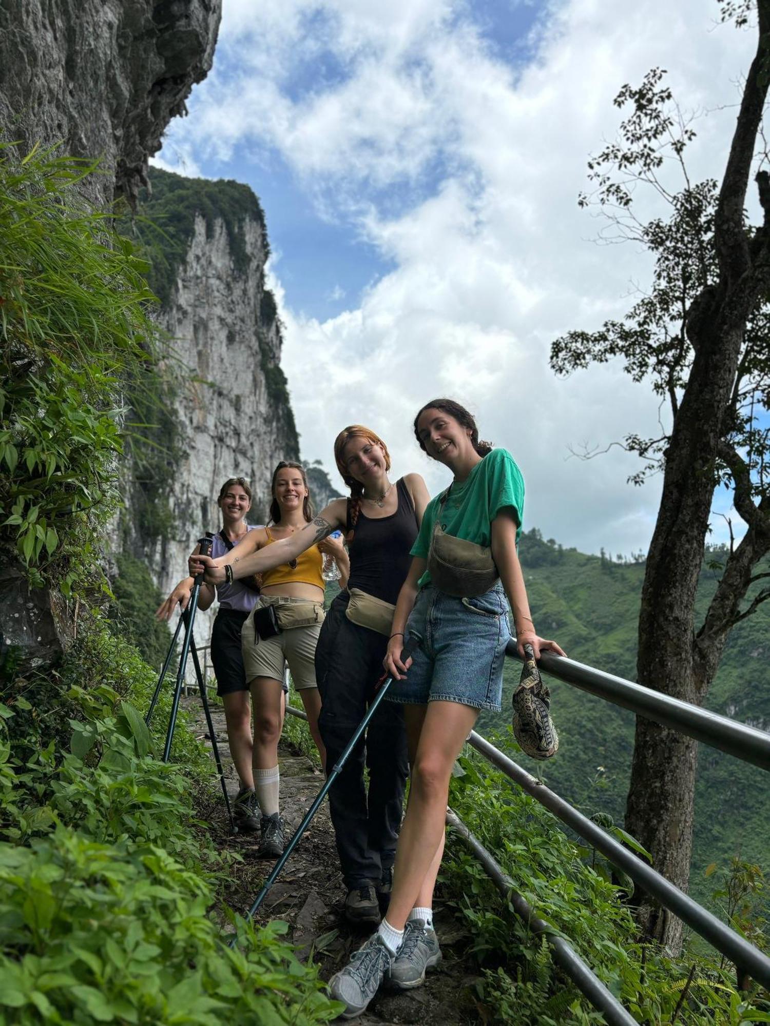 Lila Inn & Motorbike Tours Ha Giang Exteriör bild