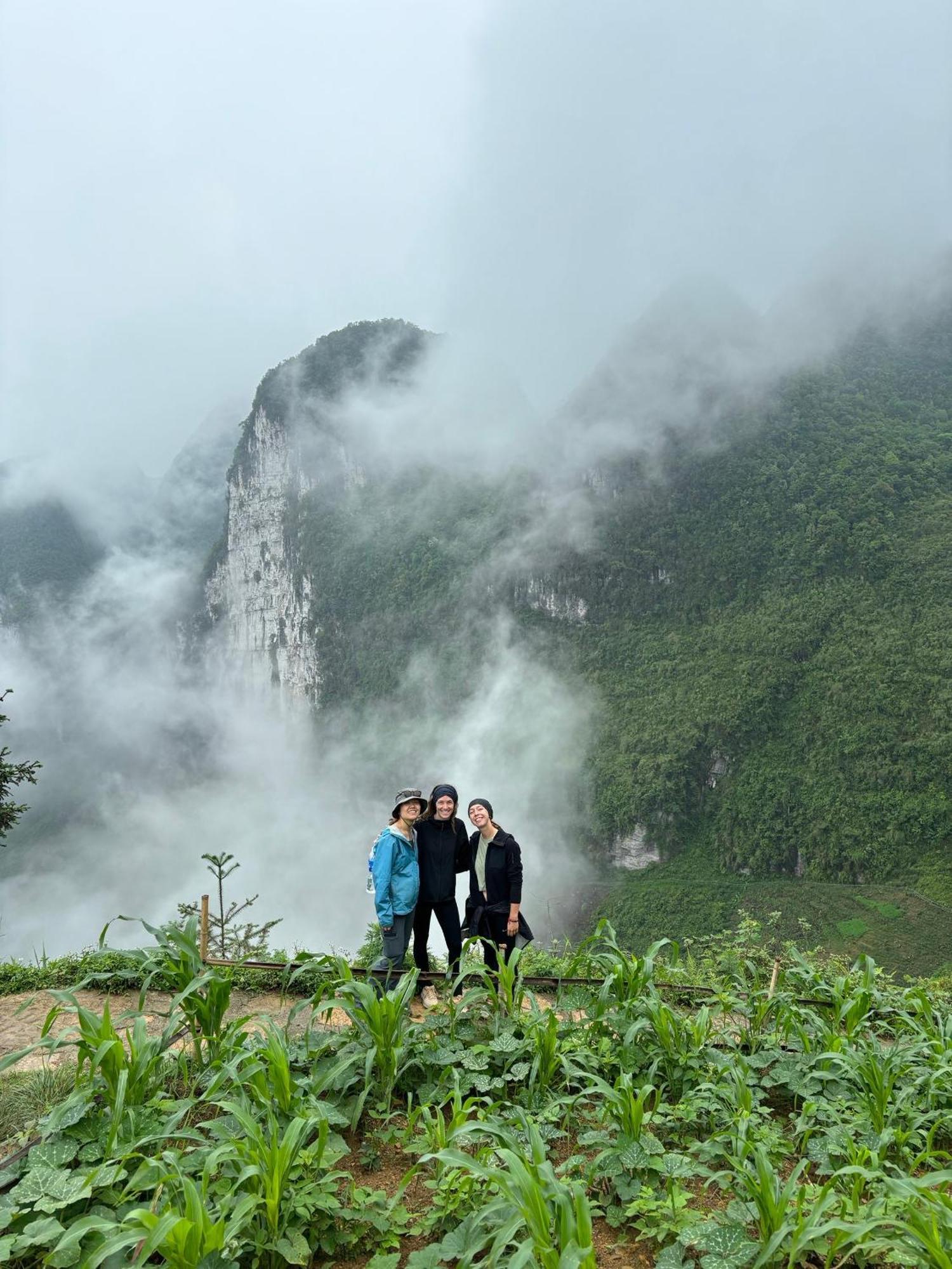 Lila Inn & Motorbike Tours Ha Giang Exteriör bild